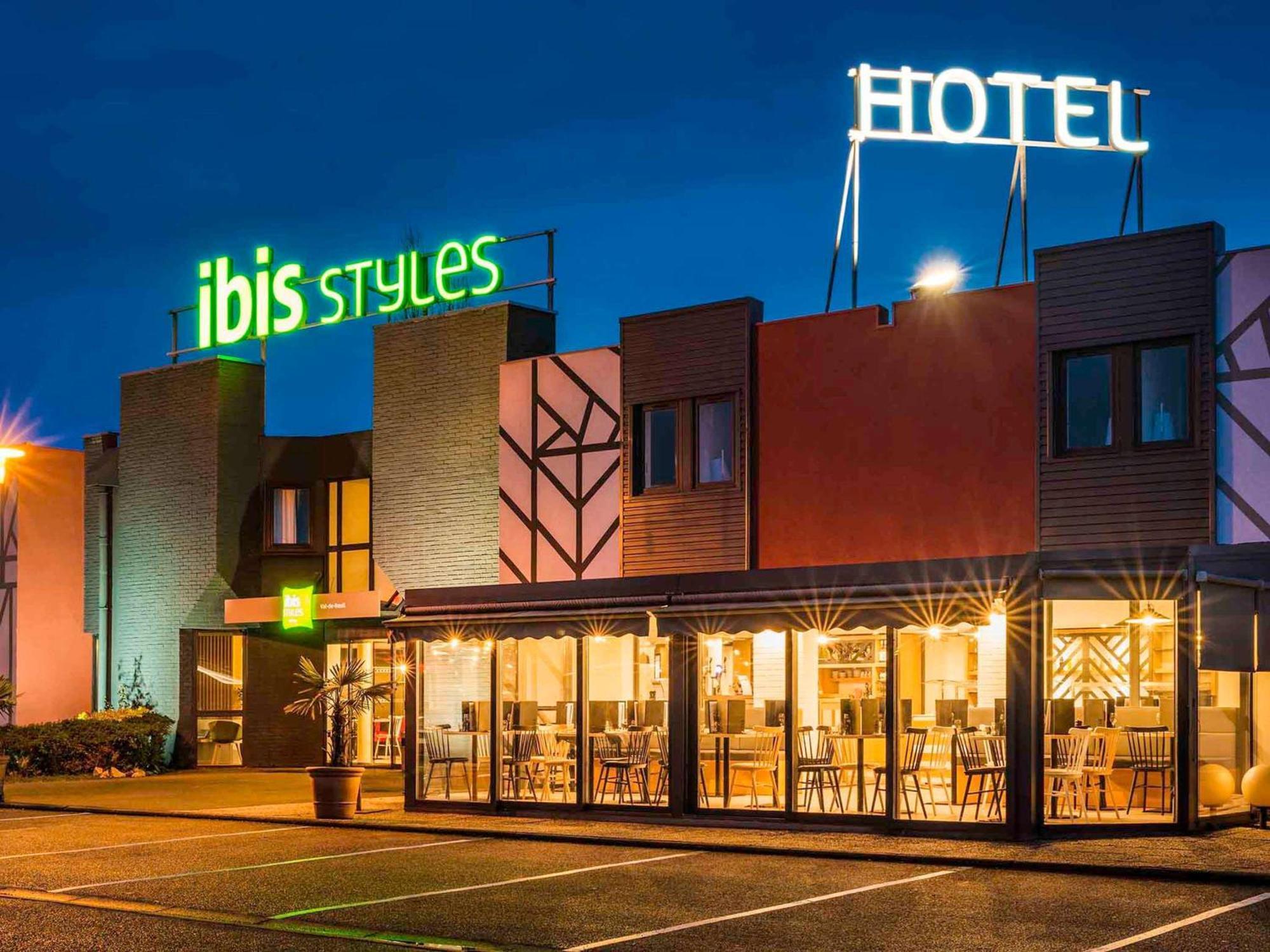 Ibis Styles Rouen Val De Reuil Hotel Val-de-Reuil Bagian luar foto