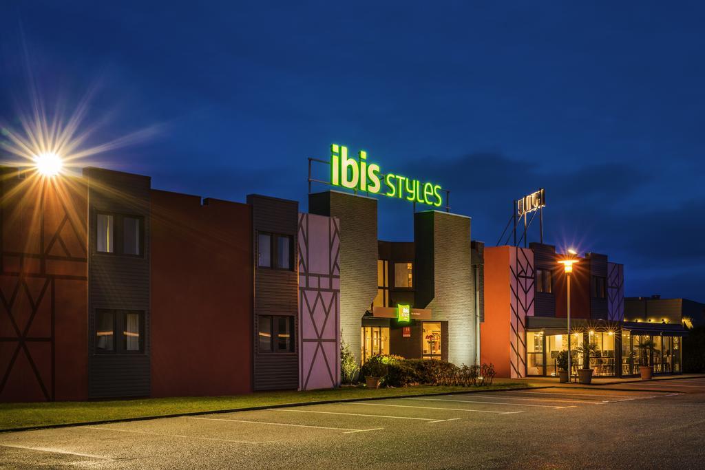 Ibis Styles Rouen Val De Reuil Hotel Val-de-Reuil Bagian luar foto